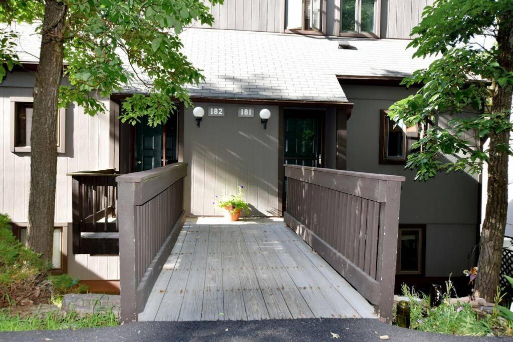 3-Bedroom Vacation Home Steps To Camelback Ski Area Ski-In Ski-Out Crescent Lake Exterior photo