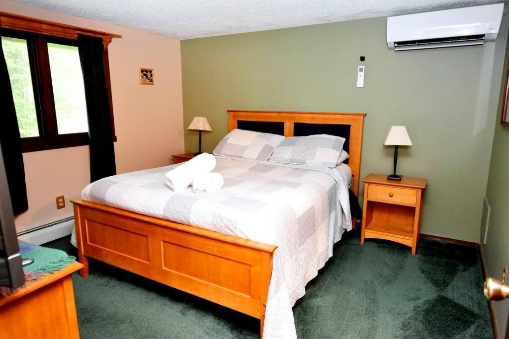 3-Bedroom Vacation Home Steps To Camelback Ski Area Ski-In Ski-Out Crescent Lake Exterior photo