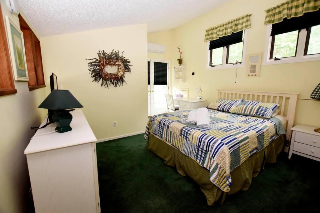 3-Bedroom Vacation Home Steps To Camelback Ski Area Ski-In Ski-Out Crescent Lake Exterior photo